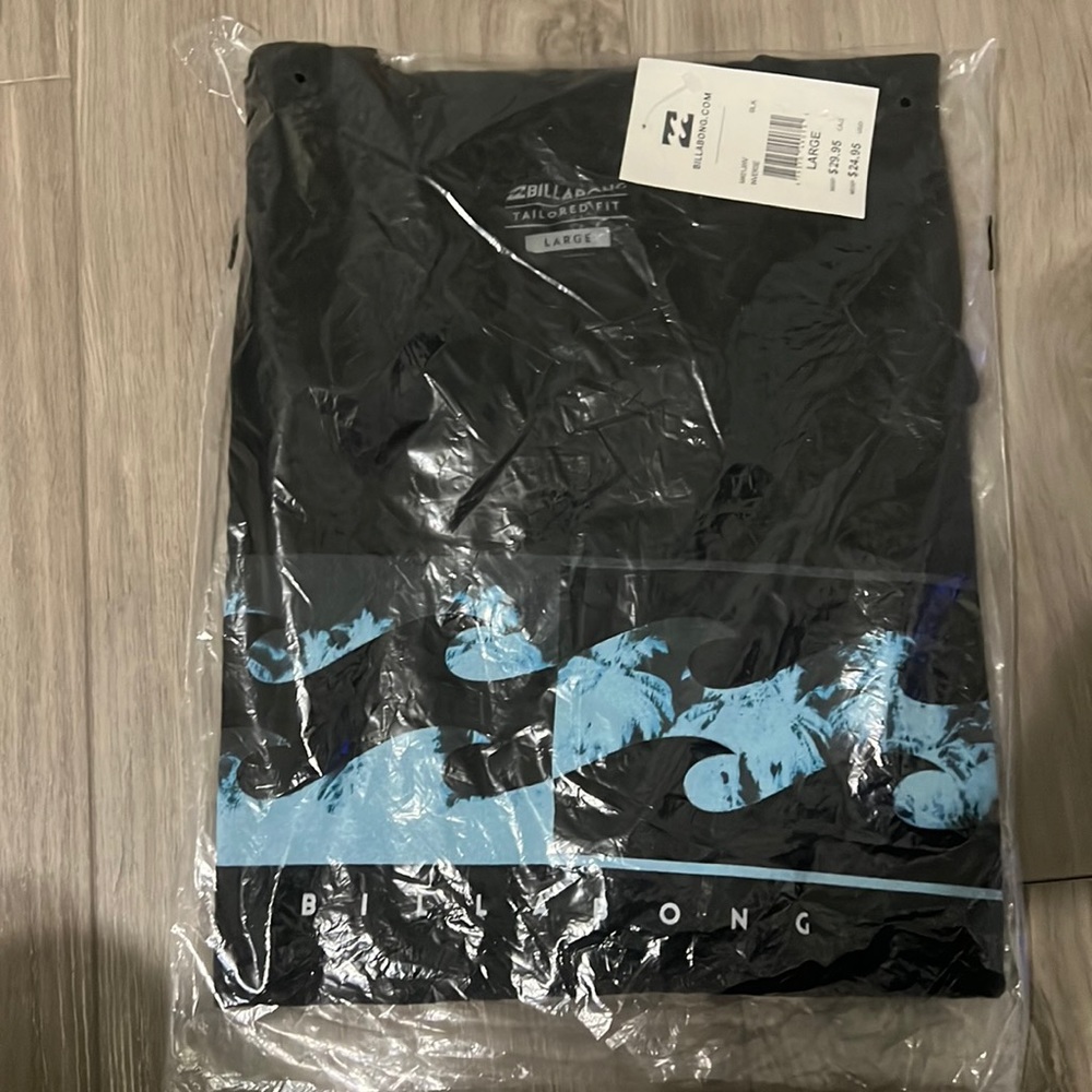 Black billabong men’s t-shirt
